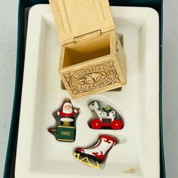 1992 Hallmark Keepsake Ornament Collector's Club Christmas Treasures Toy Chest - Picture 3 of 5